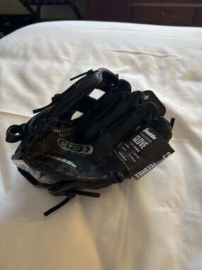 Franklin Sports 8.5" Performance Teeball Glove, Right Hand Throw 22722-8.5